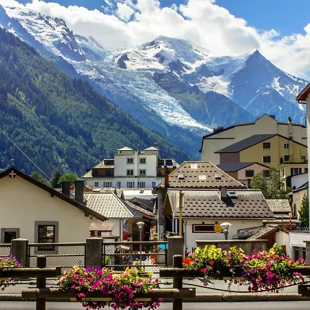 Apartment Le Carlton-7 By Interhome Chamonix